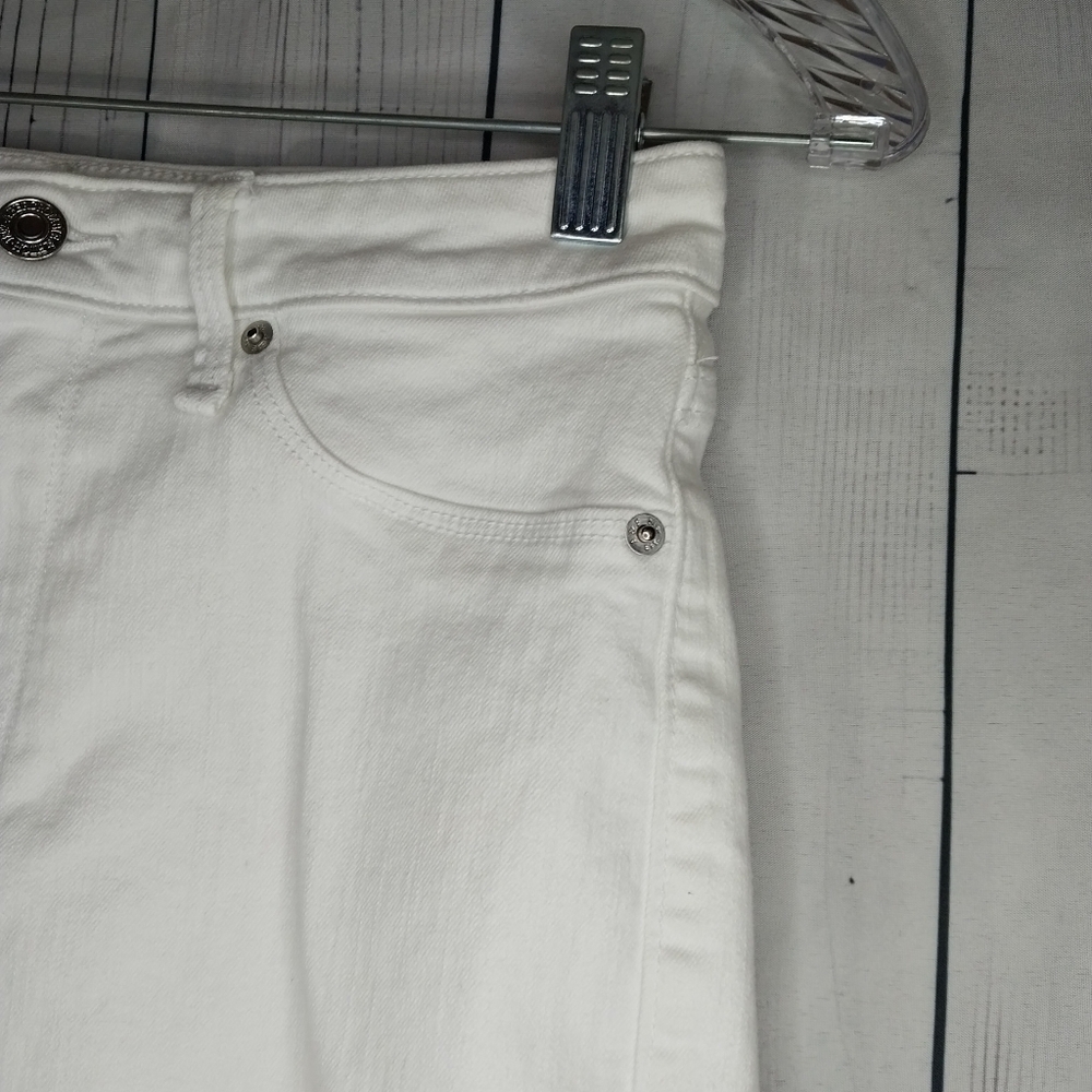 Abercrombie & Fitch The Boyfriend Mid Rise White Dem Raw Hem Shorts - Picture 2 of 9